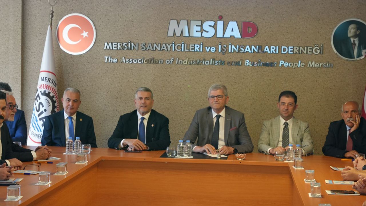 MHP Mersin Milletvekili Adayı Dr. Levent UYSAL, İş İnsanları ile Bir Araya Geldi.